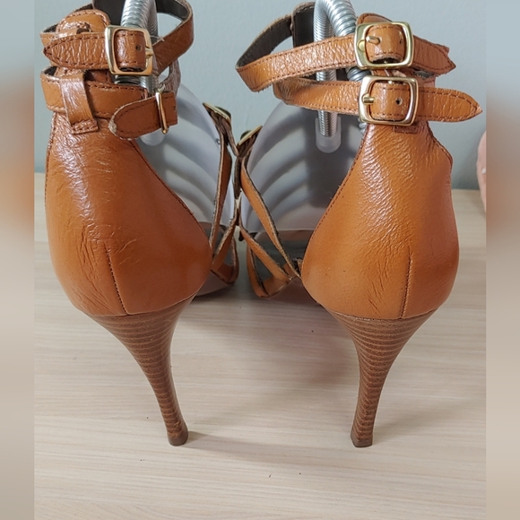 Tahari Alberto Gladiator Style Heels Size 9.5 - Picture 11 of 11